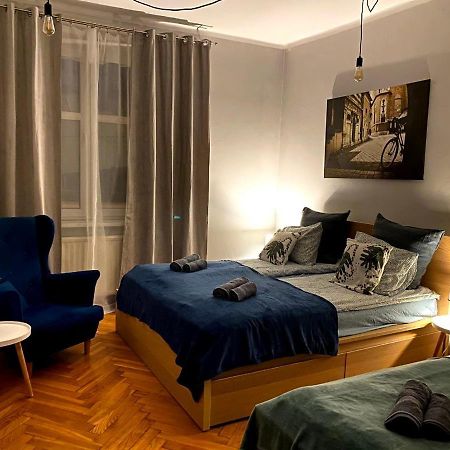 Lares And Penates Apartment Krakow Exterior photo