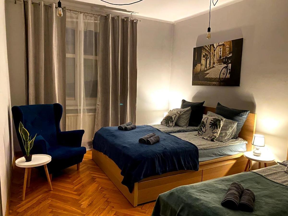 Lares And Penates Apartment Krakow Exterior photo